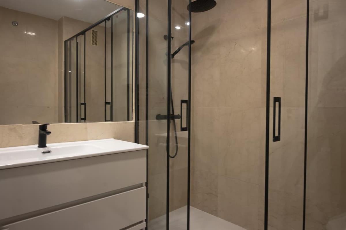 Elegant Temporary Apartment On Street Hiruela Temporal Hrl1710 Madrid Exterior photo
